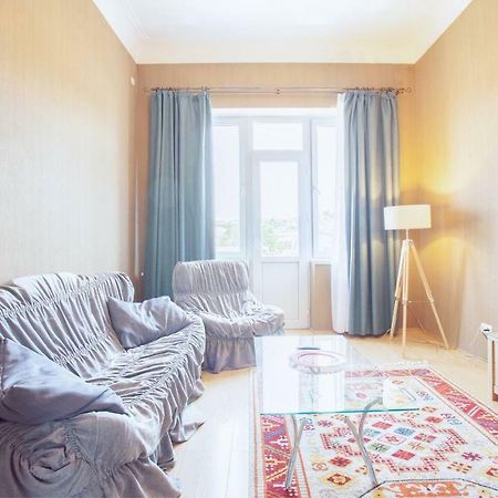 Wehost Apartment On A Colorful Street Тбилиси Экстерьер фото