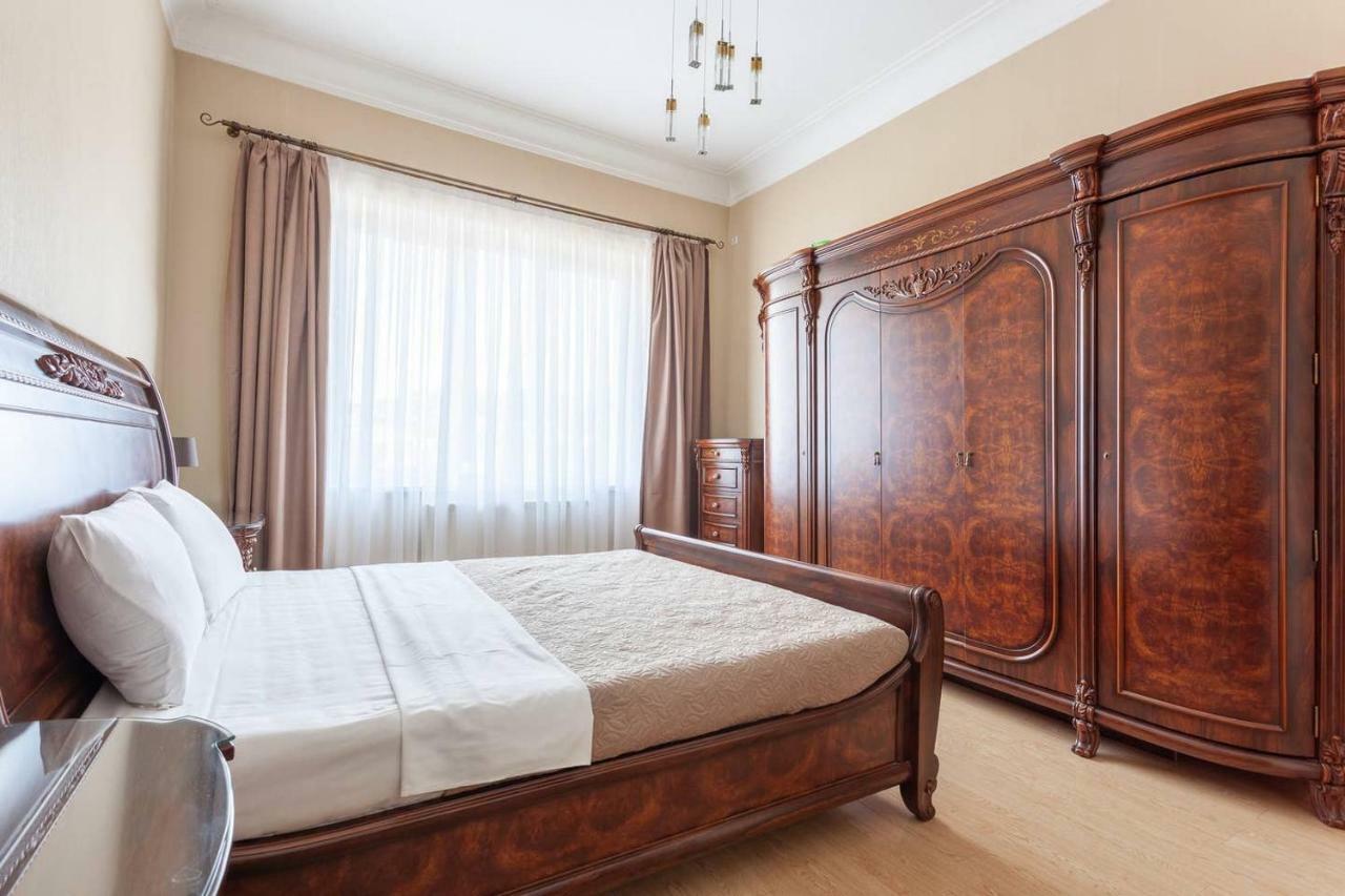 Wehost Apartment On A Colorful Street Тбилиси Экстерьер фото